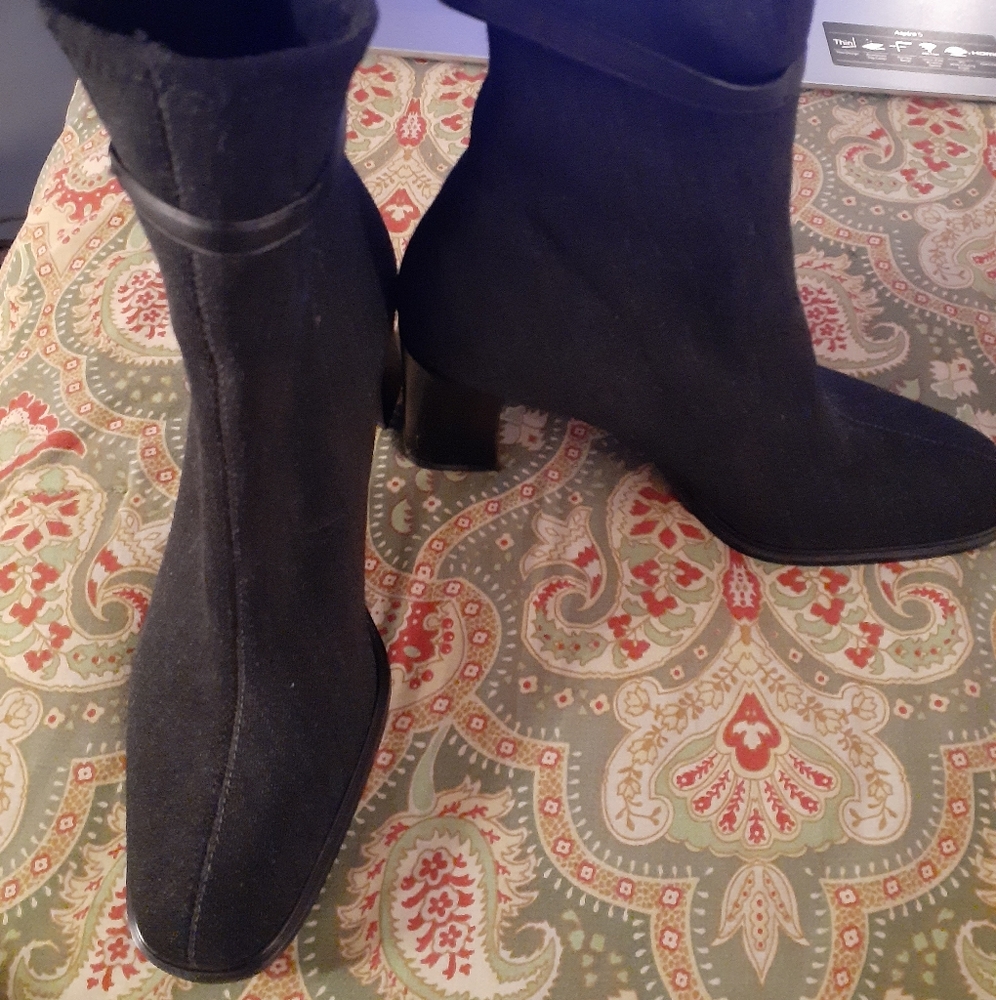 Etienne Aigner 7.5 ankle boots heels shoes